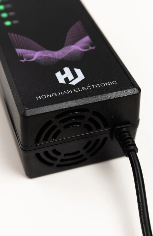 Hongjian 48V 14AH Elektrikli Motorsiklet Şarj Aleti - 370- - Görsel 2